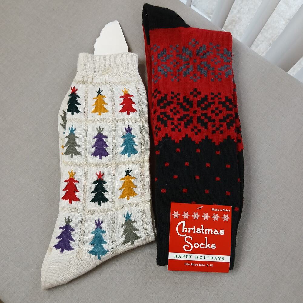 2 Pair of Women's Christmas Socks new old stock black red fair isle white trees